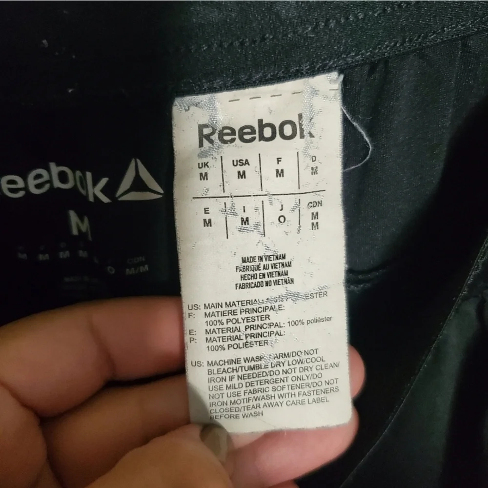 Rebox play dry mens sport shorts size medium.